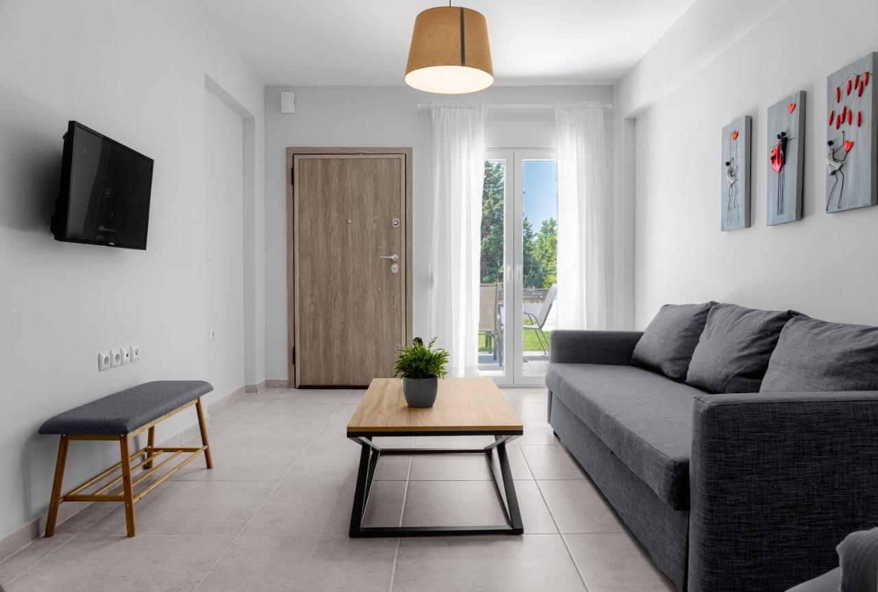 V Luxury Apartments Posidi Dış mekan fotoğraf