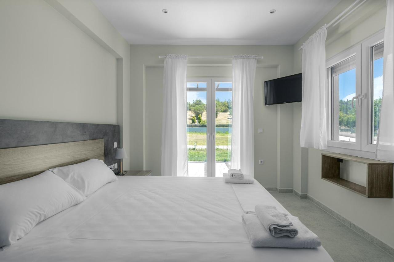 V Luxury Apartments Posidi Dış mekan fotoğraf