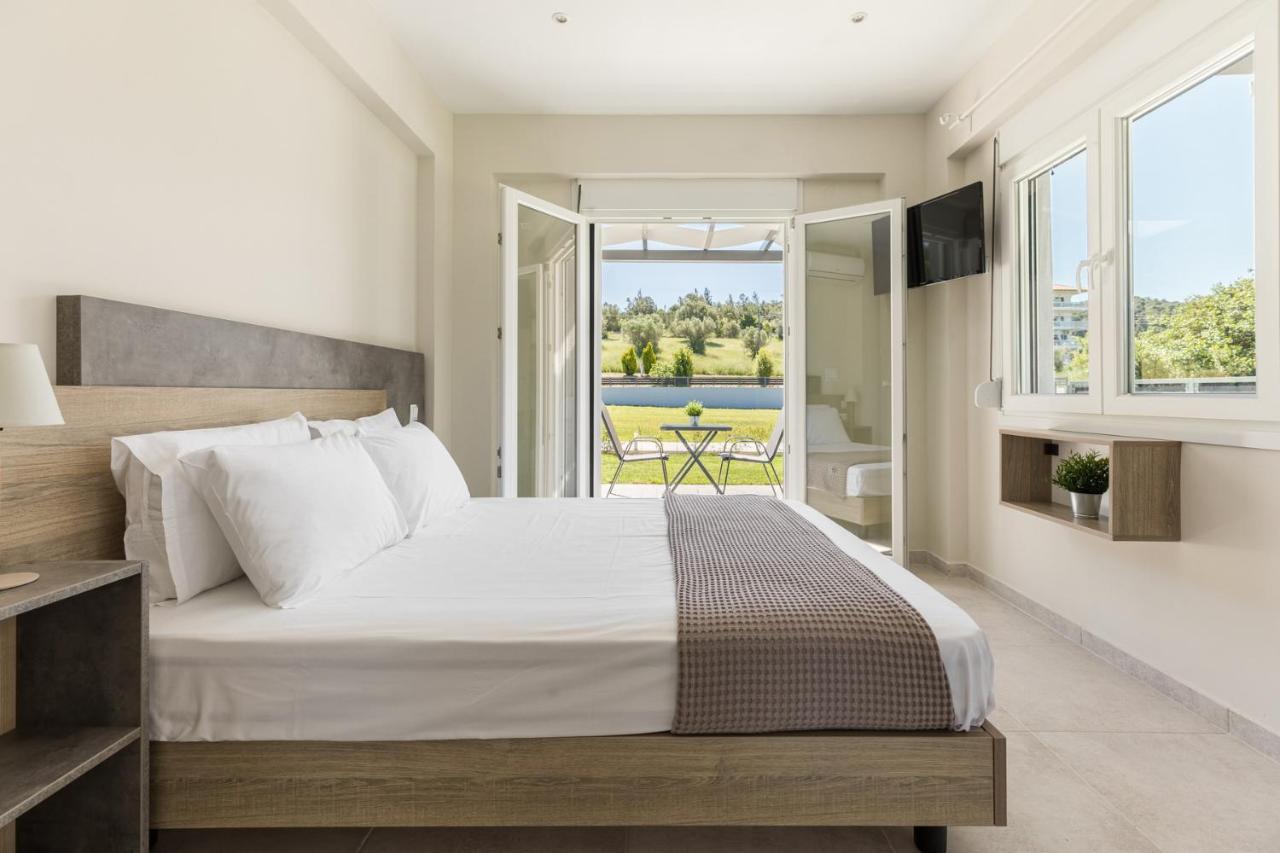 V Luxury Apartments Posidi Dış mekan fotoğraf
