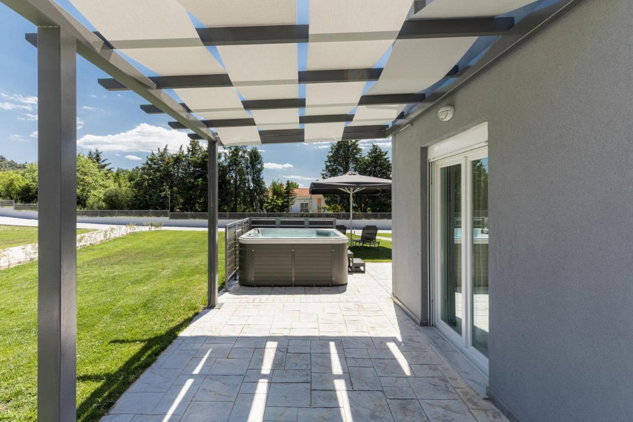 V Luxury Apartments Posidi Dış mekan fotoğraf