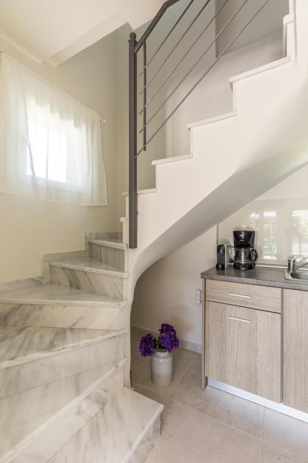 V Luxury Apartments Posidi Dış mekan fotoğraf